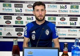 Borja Valle, en la sala de prensa de El Toralín.