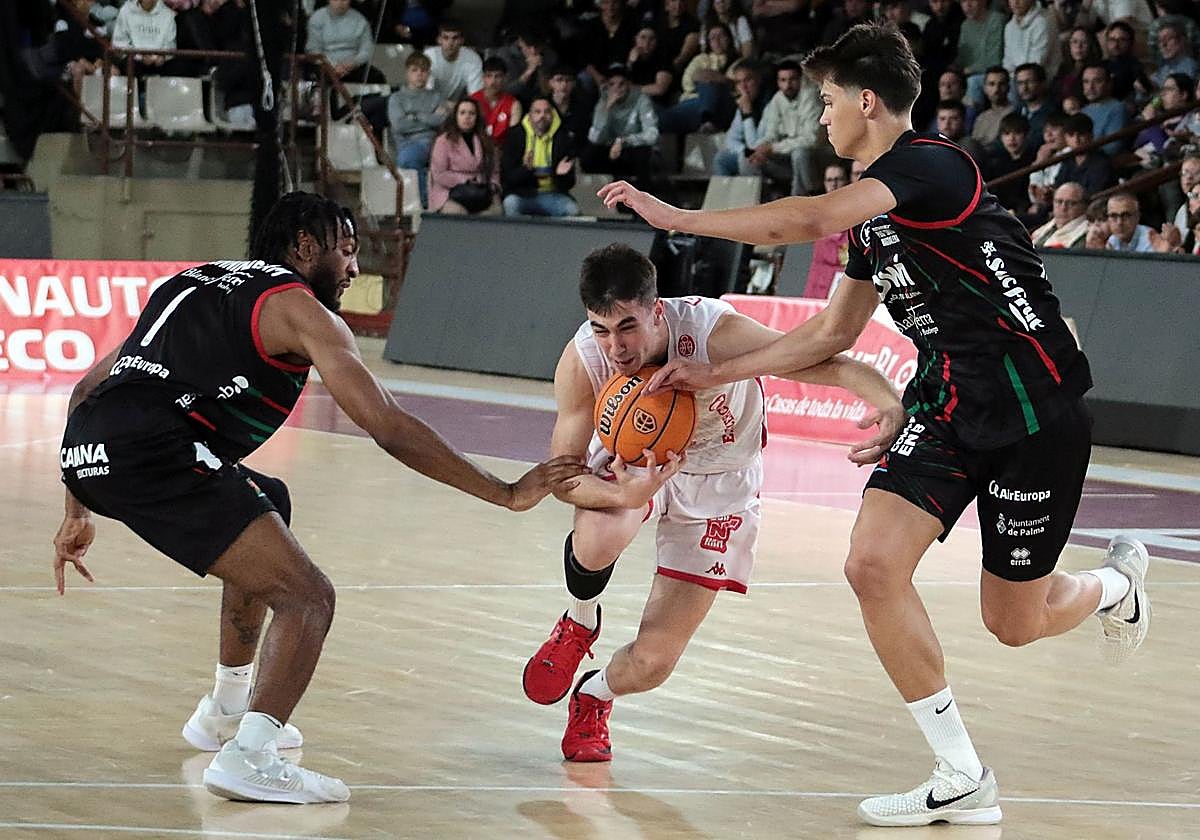 Fábrega, en el partido de ida de la eliminatoria ante Palma