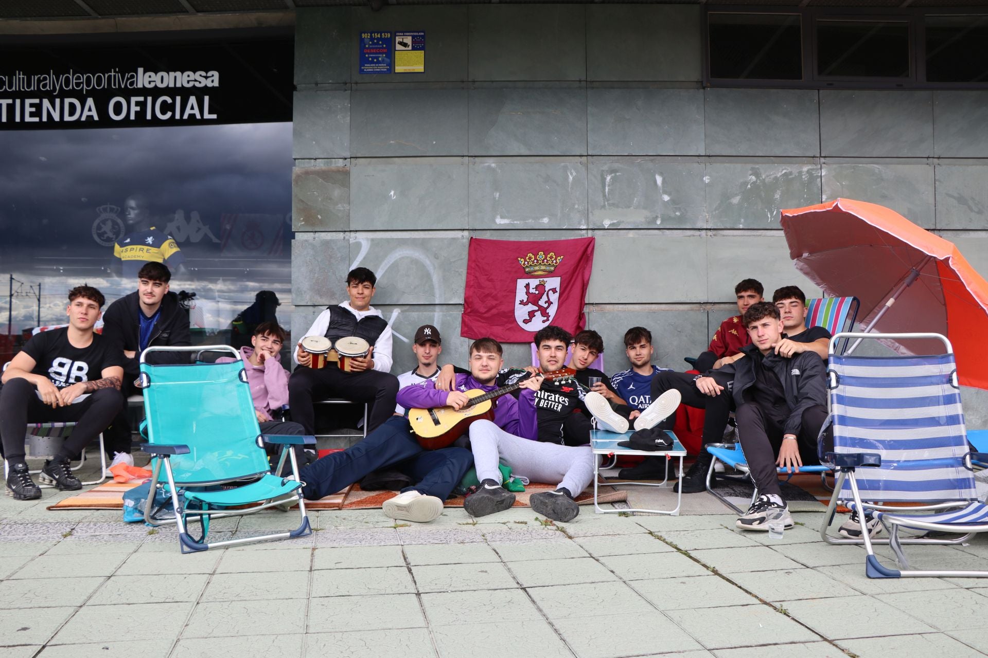 16 horas de espera por unas entradas para el Ponferradina-Cultural