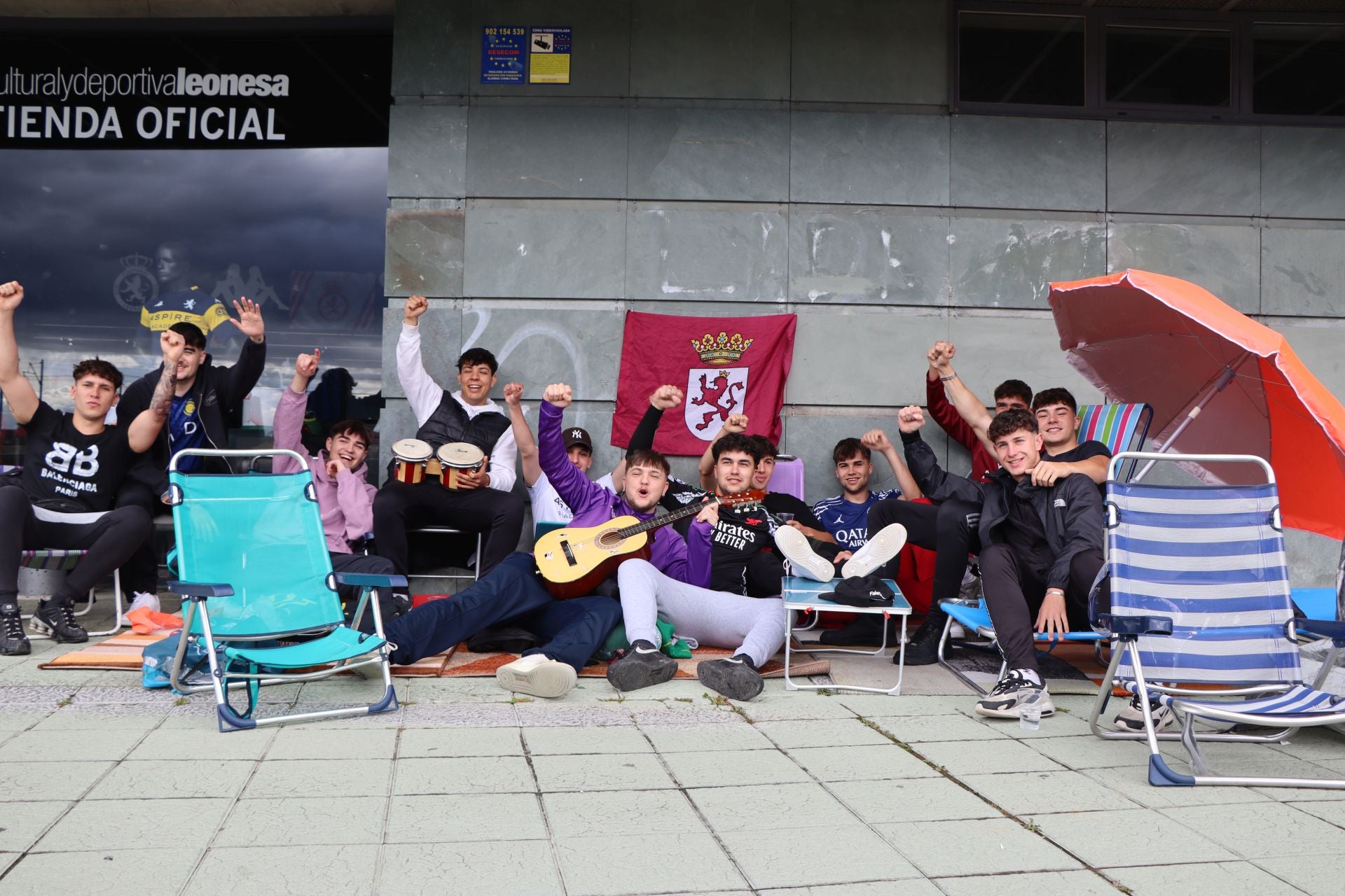 16 horas de espera por unas entradas para el Ponferradina-Cultural