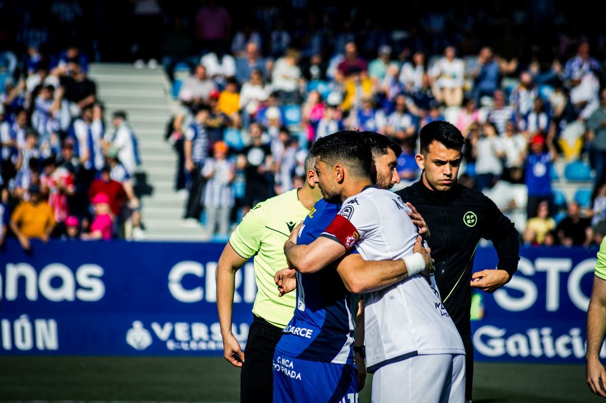 Las mejores imágenes del derbi entre Ponferradina y Cultural