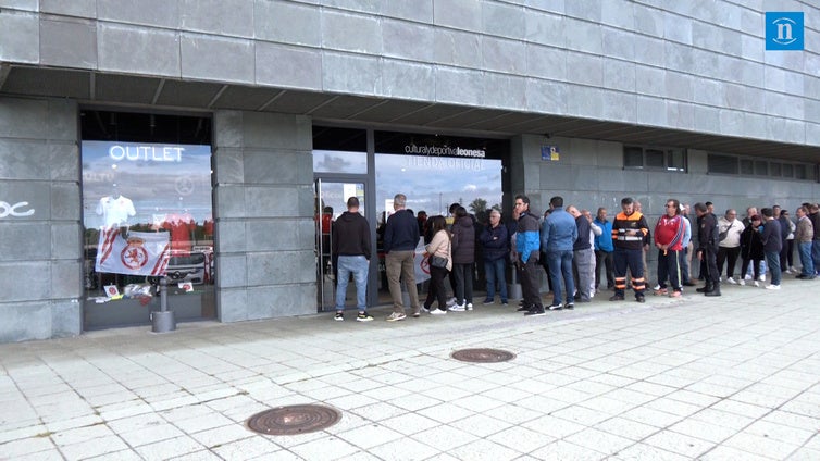 Largas colas para conseguir entradas para el Cultural - Andorra de este sábado