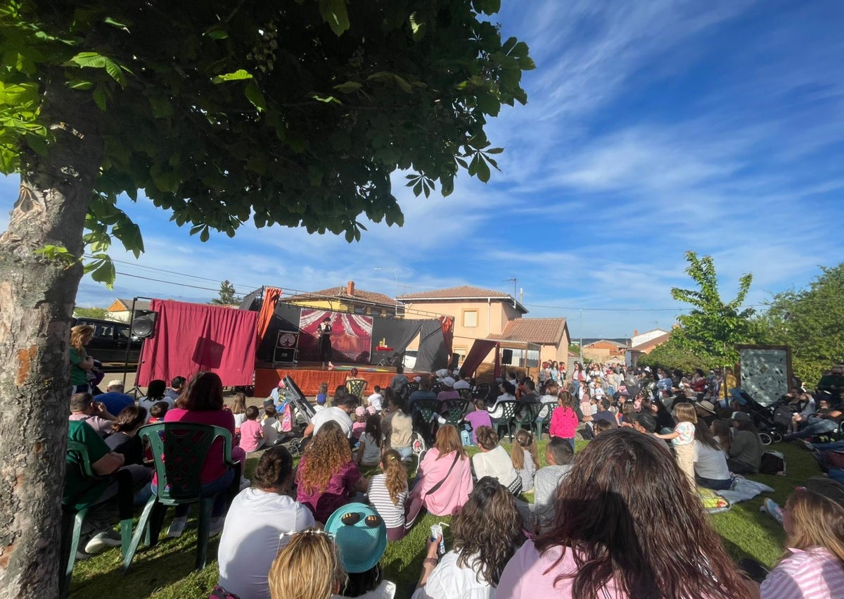 Imagen secundaria 1 - Fotos de la Feria del Cuento 2025