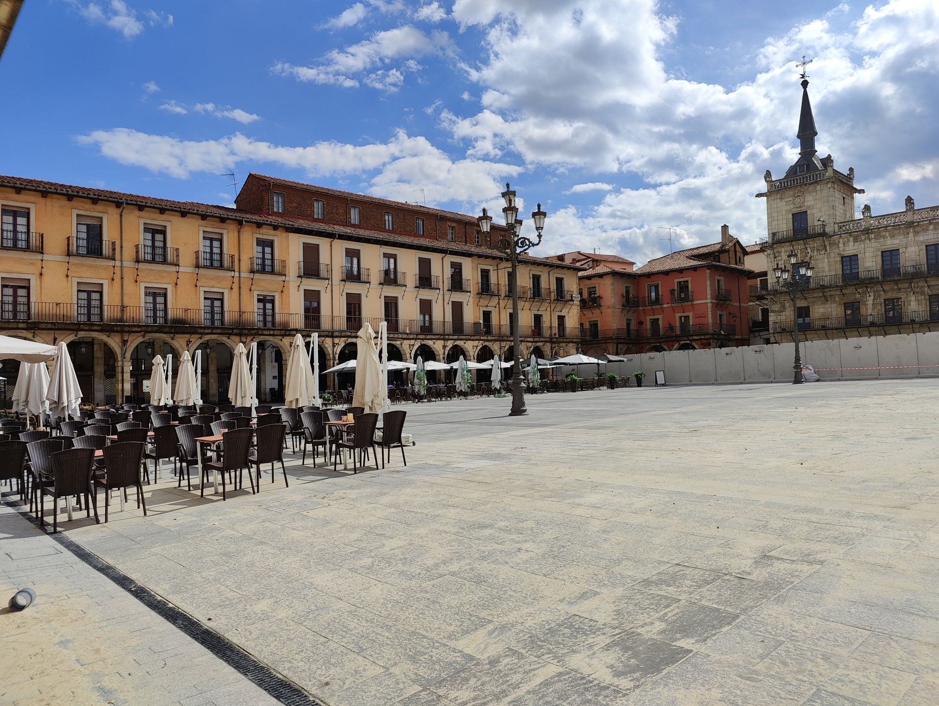 Comienza la tercera fase de las obras en la plaza Mayor de León