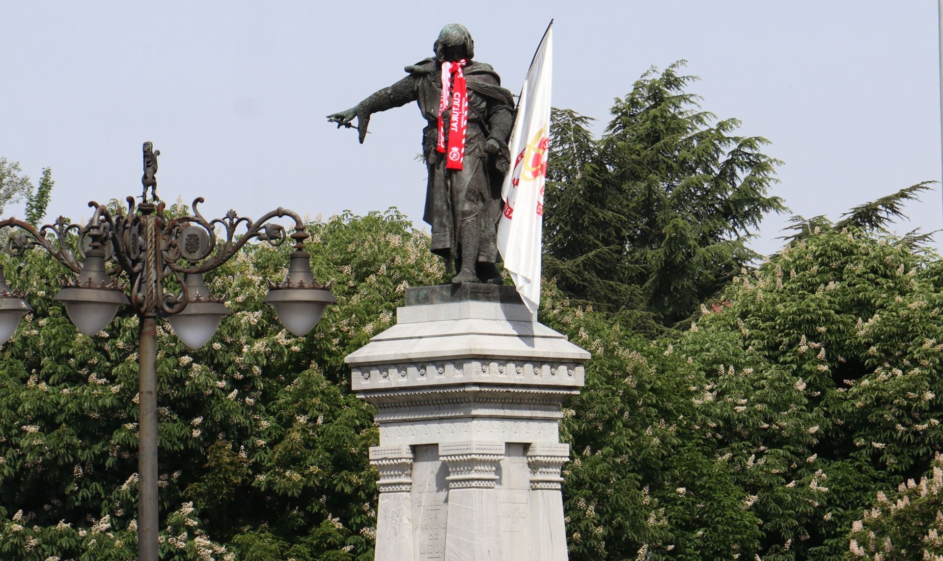 Guzmán se viste de la Cultural