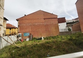 Parcela, junto a la iglesia del Mercado, en la que se levantará la casa parroquial.