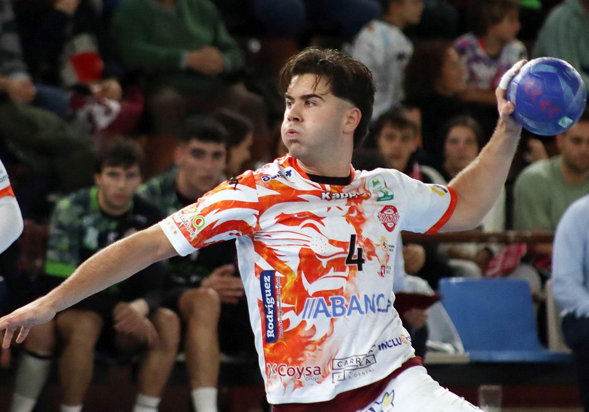Carlos Álvarez.