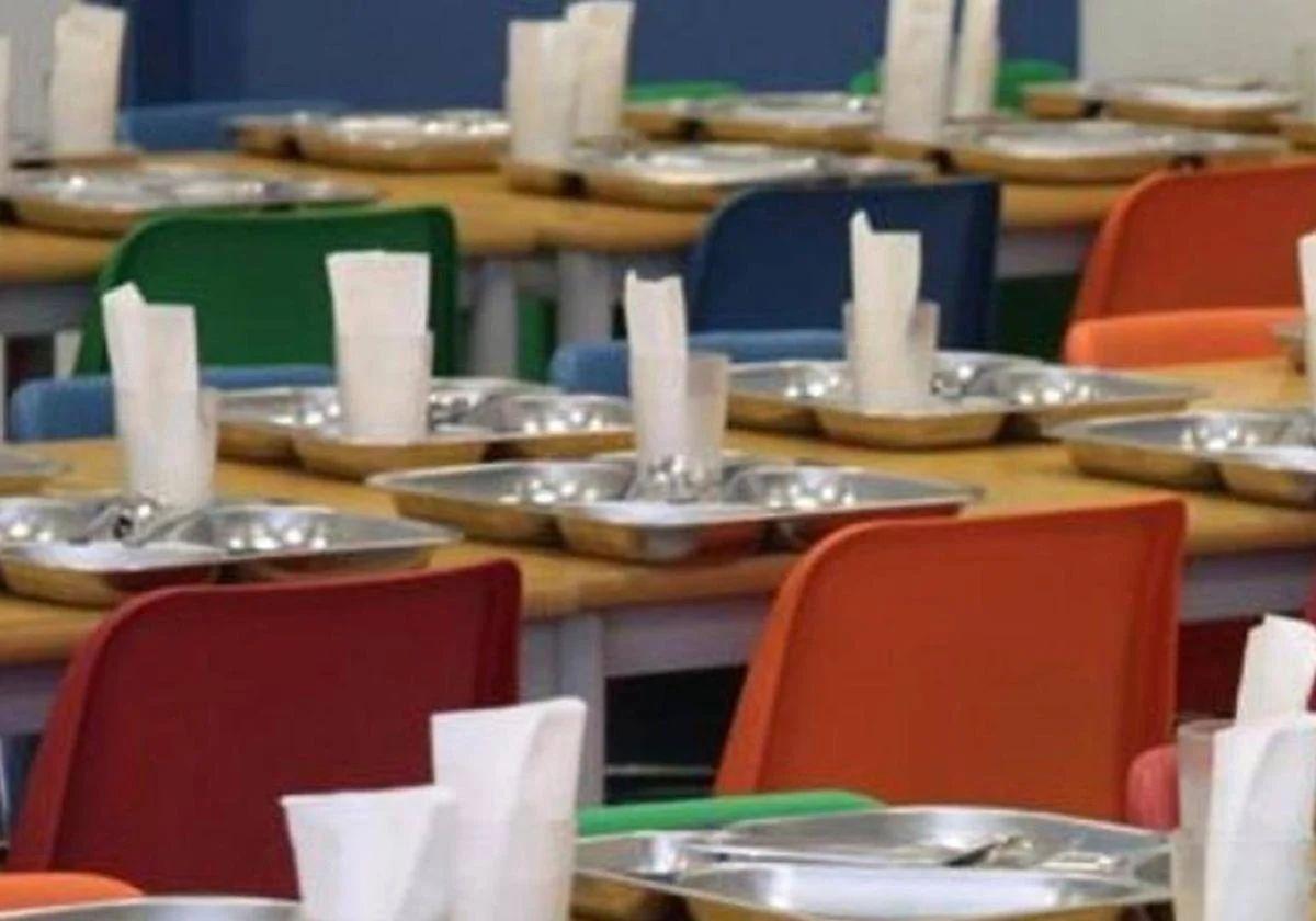 Dos niñas de seis años escapan del comedor del colegio bajo la vigilancia de Serunion