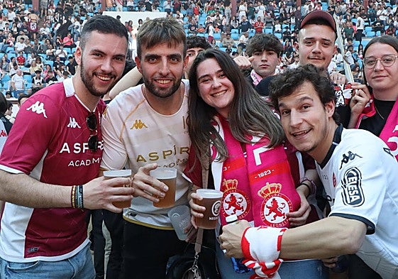 Aficionados de la Cultural en la fanzone de la Plaza de Toros el pasado sábado.