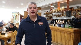 Dueño del restaurante Ezequiel en Villamanín.