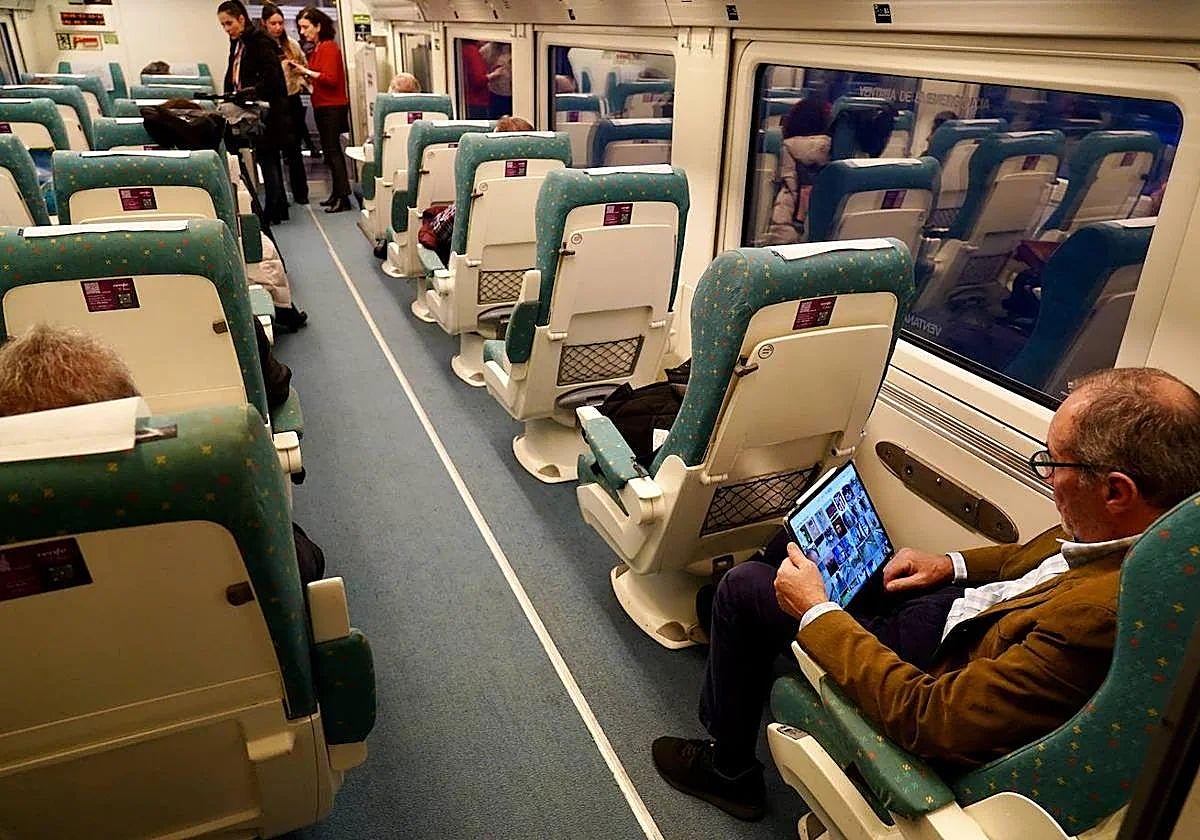 Un viaje en el interior del tren.