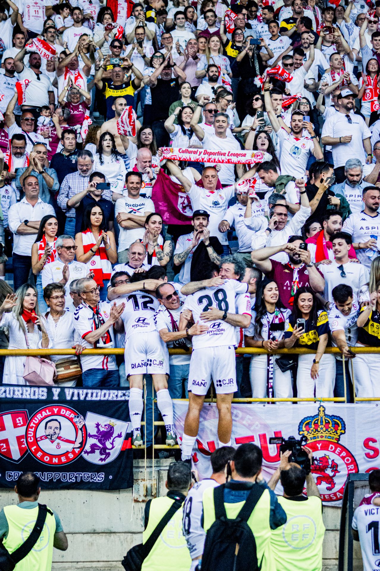 Así vivió el Reino de León el ascenso, en imágenes