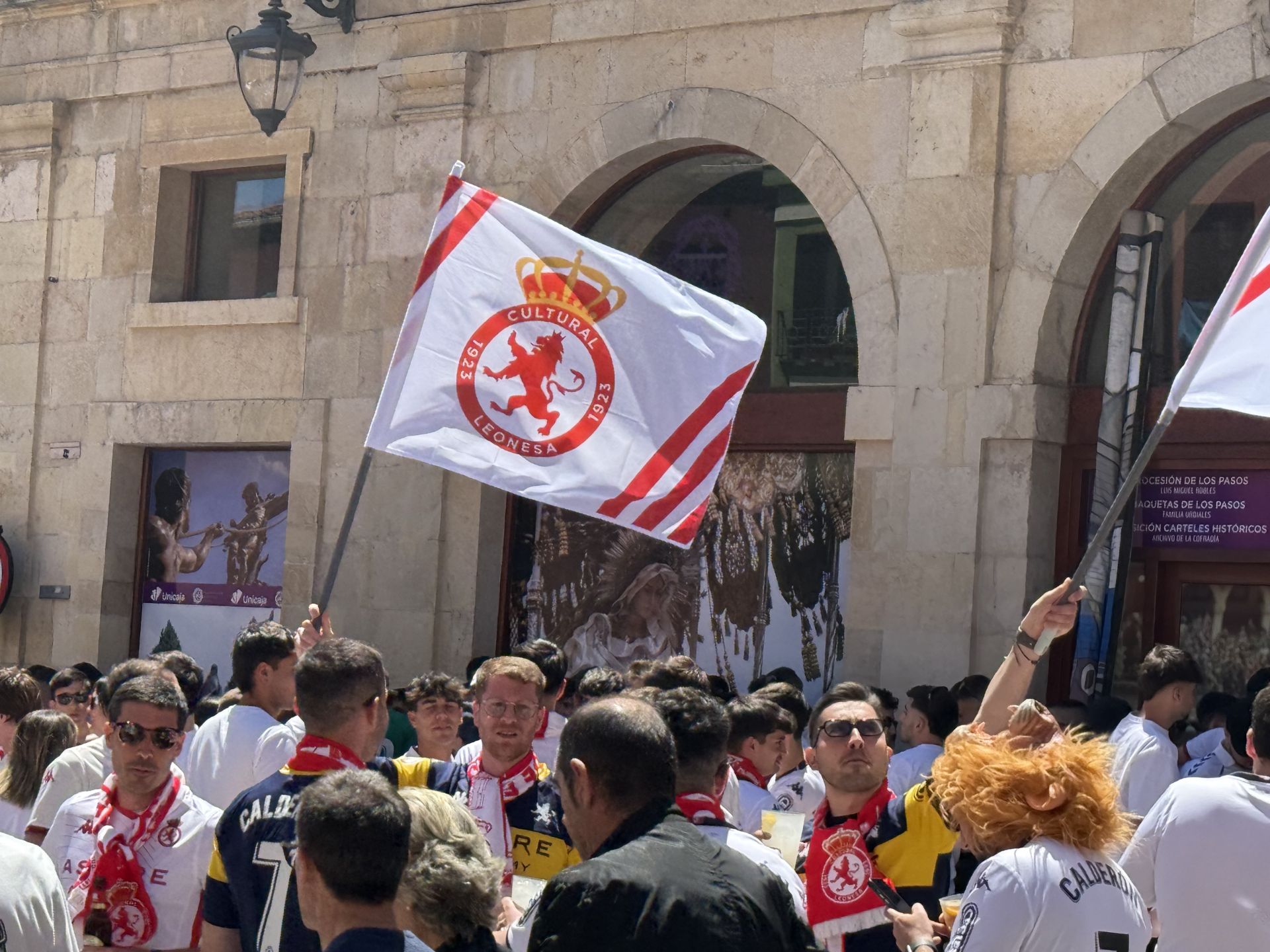 Los colores de la Cultural inundan León