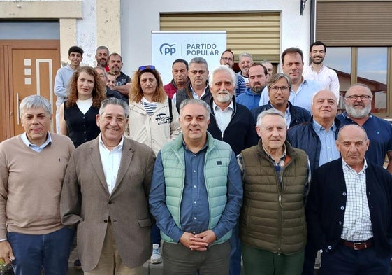 Reunión del PP con alcaldes y portavoces de municipios de la Montaña Central y Oriental de León.