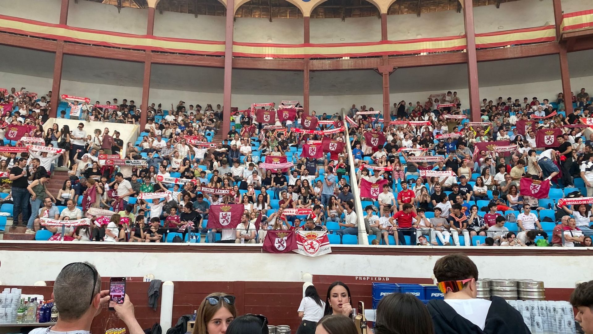 La plaza de Toros de León vibra con la Cultural