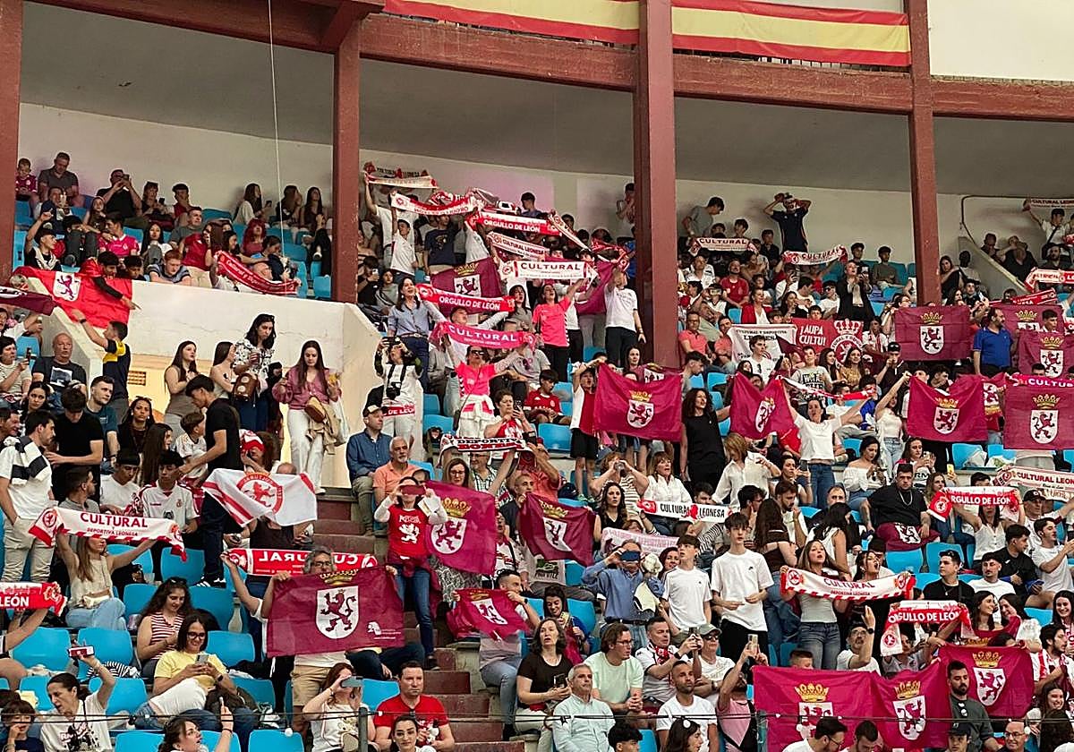 La plaza de Toros de León vibra con la Cultural