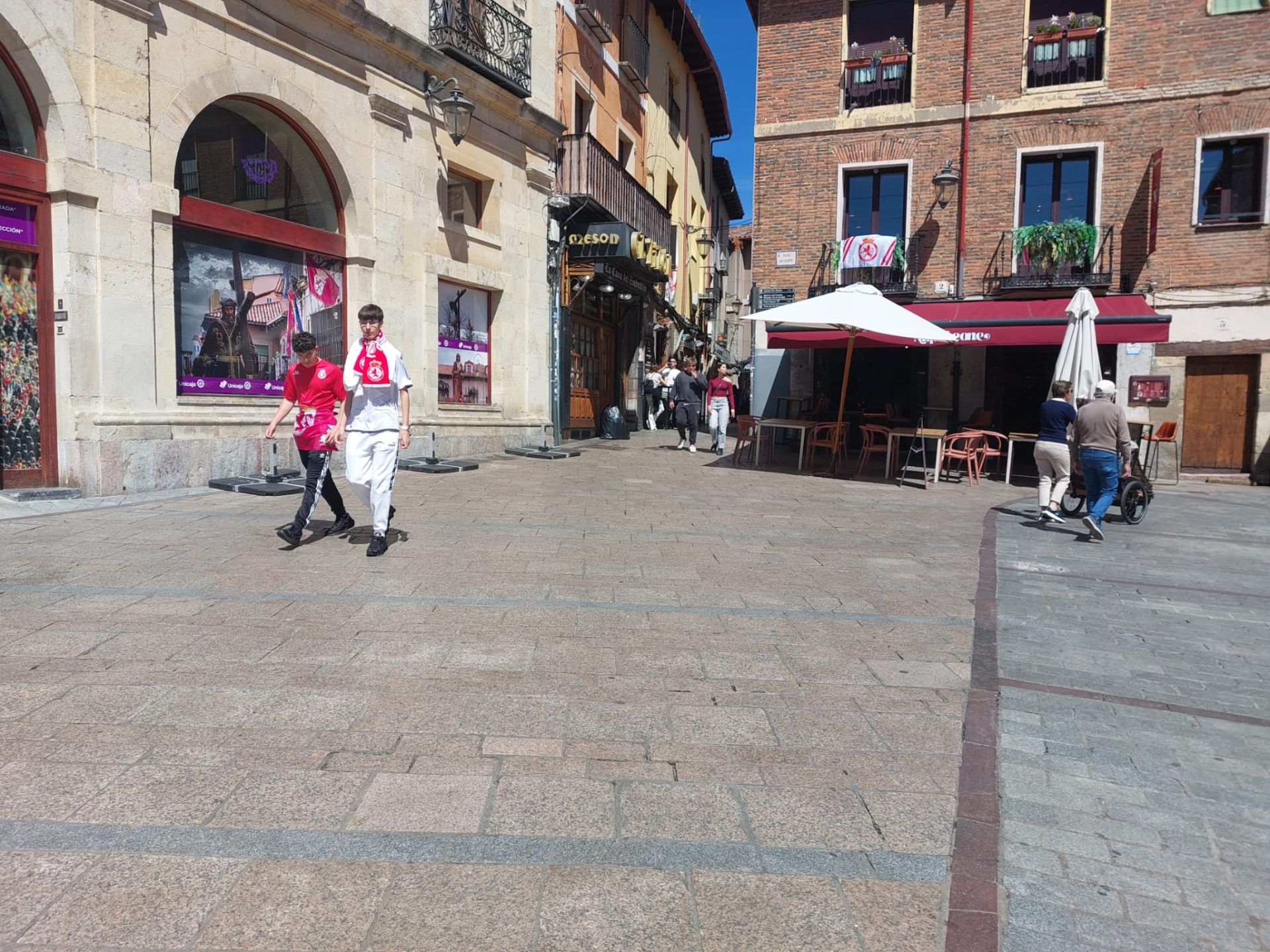 León se tiñe de blanco Cultural