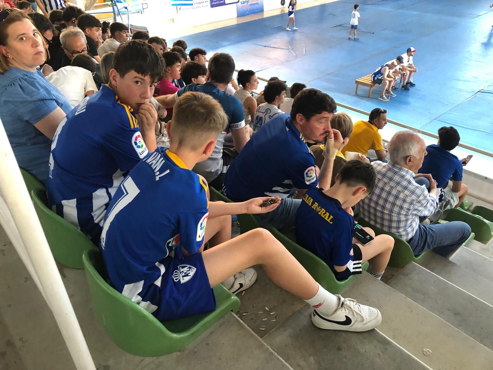 La afición de la Ponferradina sufre a pesar de la victoria