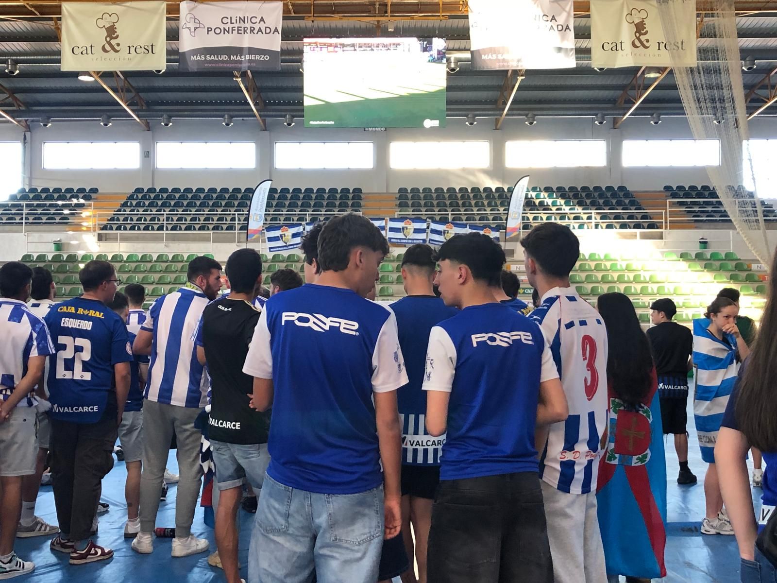 La afición de la Ponferradina sufre a pesar de la victoria