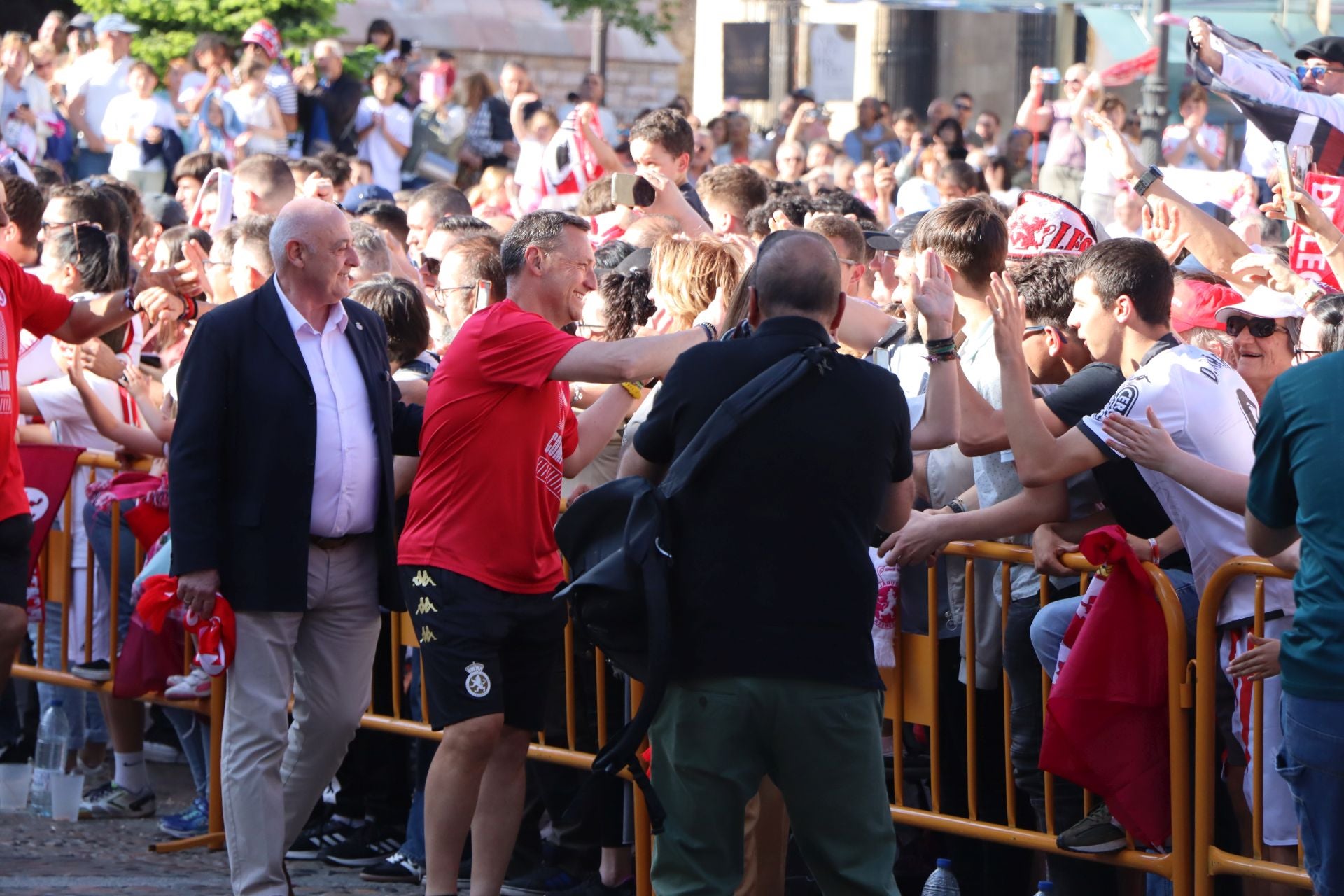 La rúa y recepción en San Marcelo de la Cultural, en imágenes