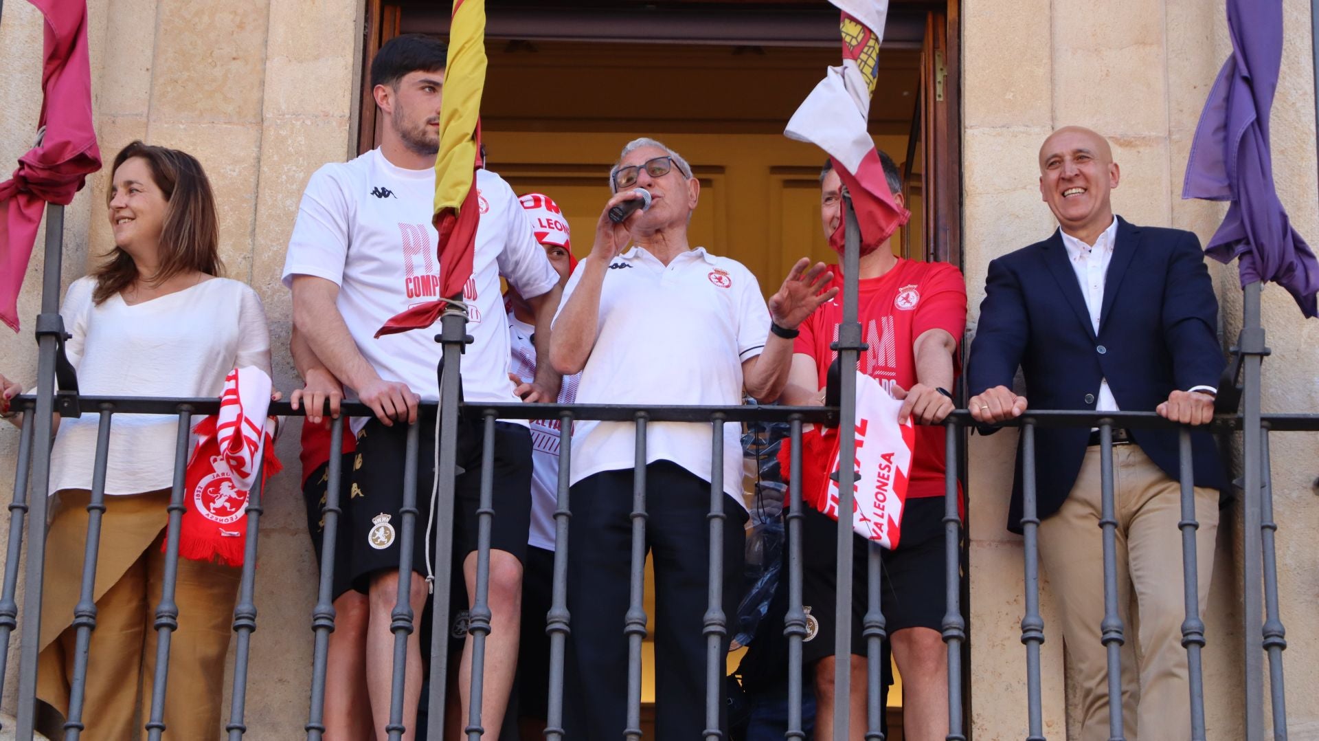 La rúa y recepción en San Marcelo de la Cultural, en imágenes