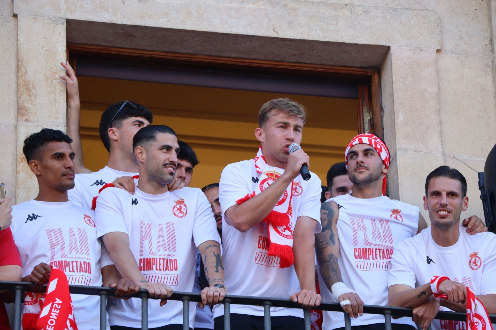 La rúa y recepción en San Marcelo de la Cultural, en imágenes