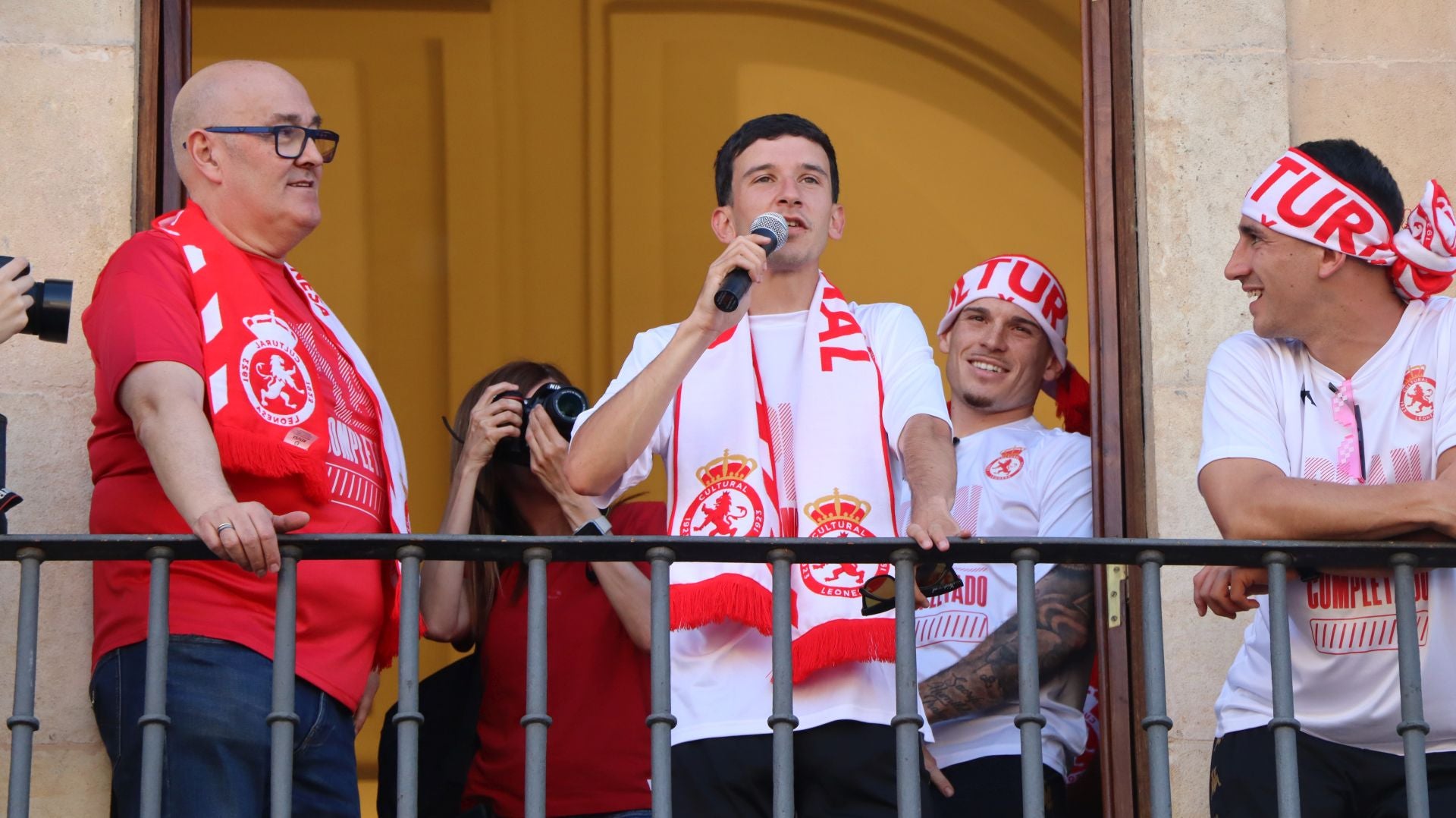 La rúa y recepción en San Marcelo de la Cultural, en imágenes