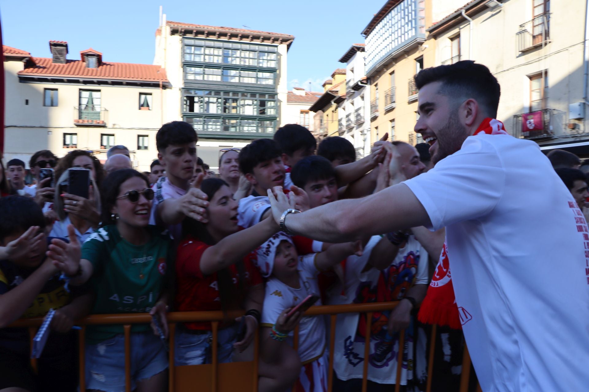 La rúa y recepción en San Marcelo de la Cultural, en imágenes