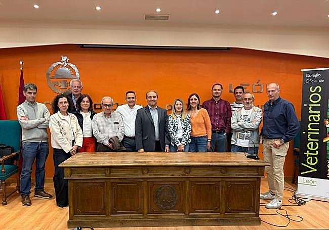 Junta directiva entrante y saliente.