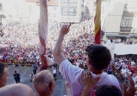 Celebración del ascenso de la Cultural en la plaza de San Marcelo en León