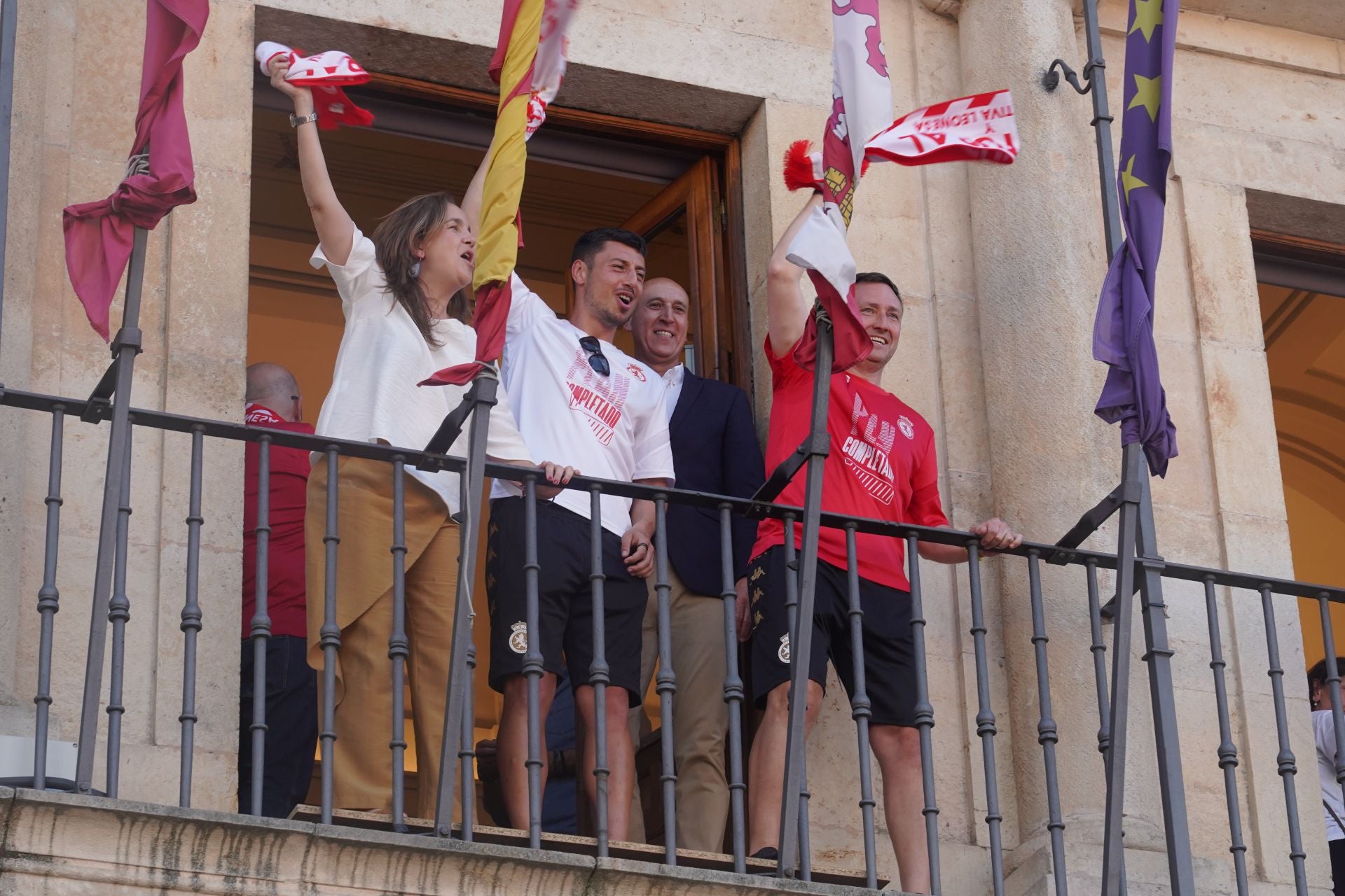 La rúa y recepción en San Marcelo de la Cultural, en imágenes