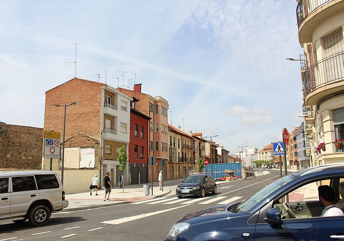 Se abre al tráfico la calle Fernando I en la ronda interior de León.