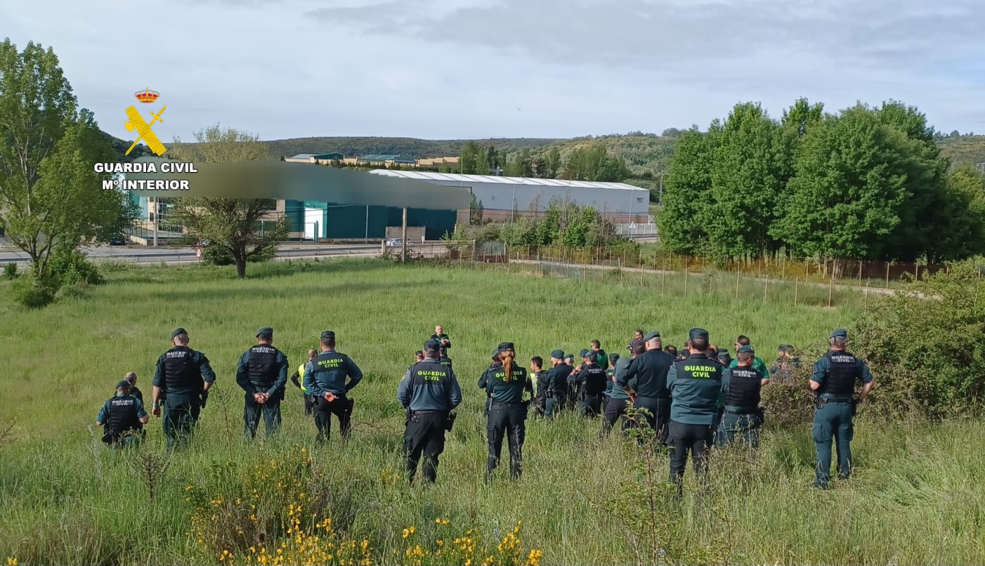 La Guardia Civil realiza un simulacro de búsqueda de desaparecidos en un pueblo de León