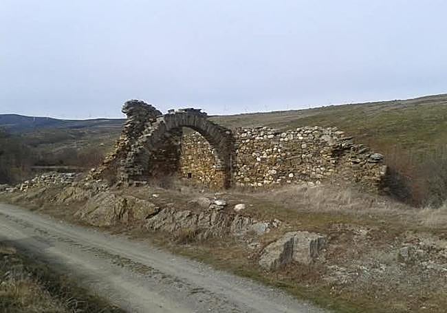 La ermita, en ruinas.