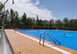 Imagen de archivo de una piscina.