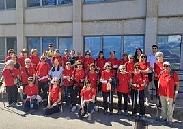 Foto de grupo en la clausura del curso en el rocódromo.
