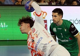 Carlos Álvarez, en un partido con el Abanca Ademar.