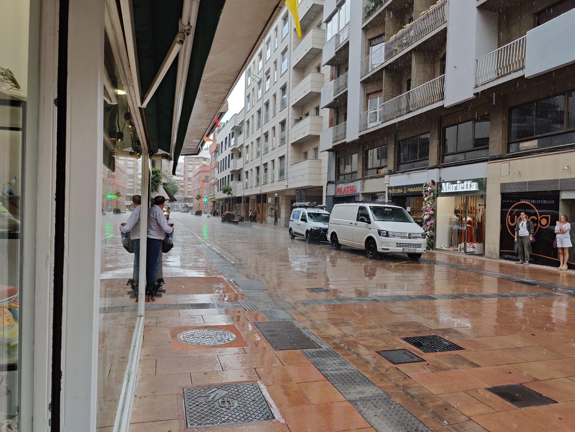 Tormenta el pasado sábado en el centro de León.
