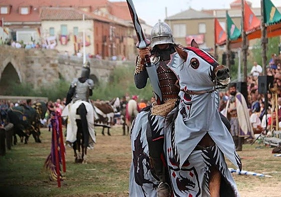 Justas medievales en una edición anterior.