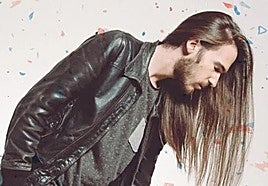 Carlos Sadness actúa en León.