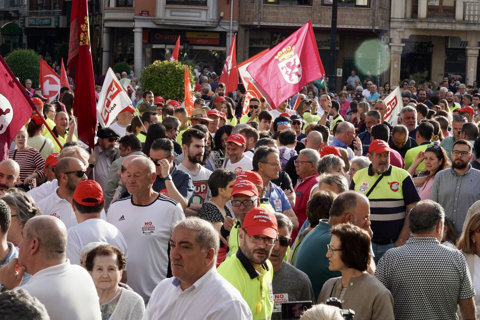 Las imágenes de la concentración en La Bañeza