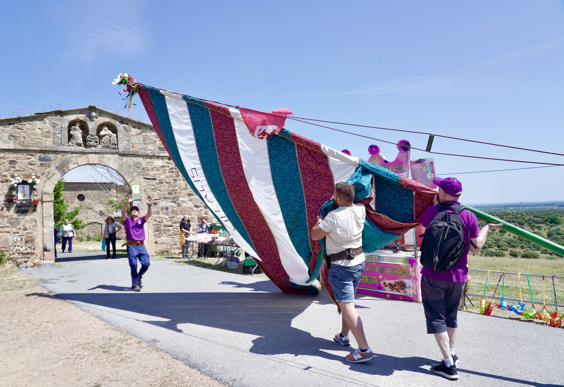 Celebración de la Romería de la Pascua de San Pentecostés en el Santuario de la Virgen de Castrotierra