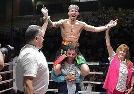 Antonio Barrul celebra su título de campeón de España.