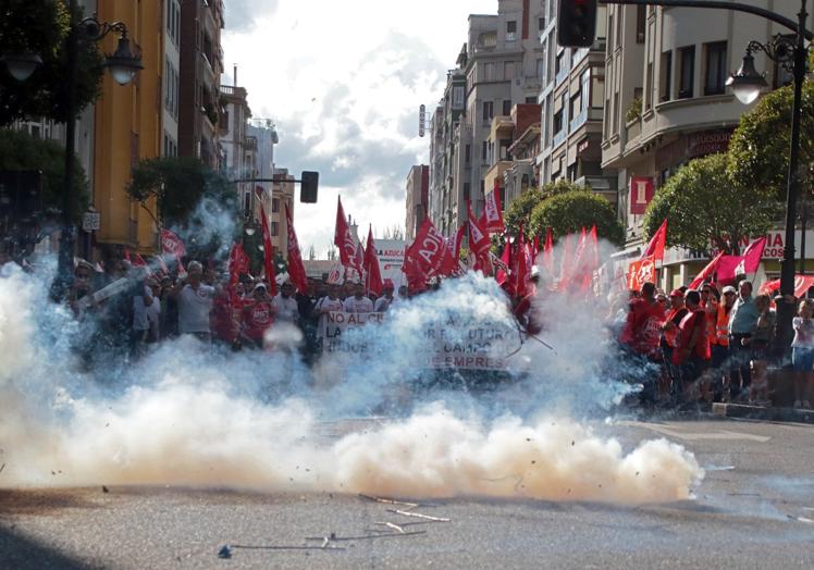 El inicio de la manifestación en León contra el ERE de Azucarera.