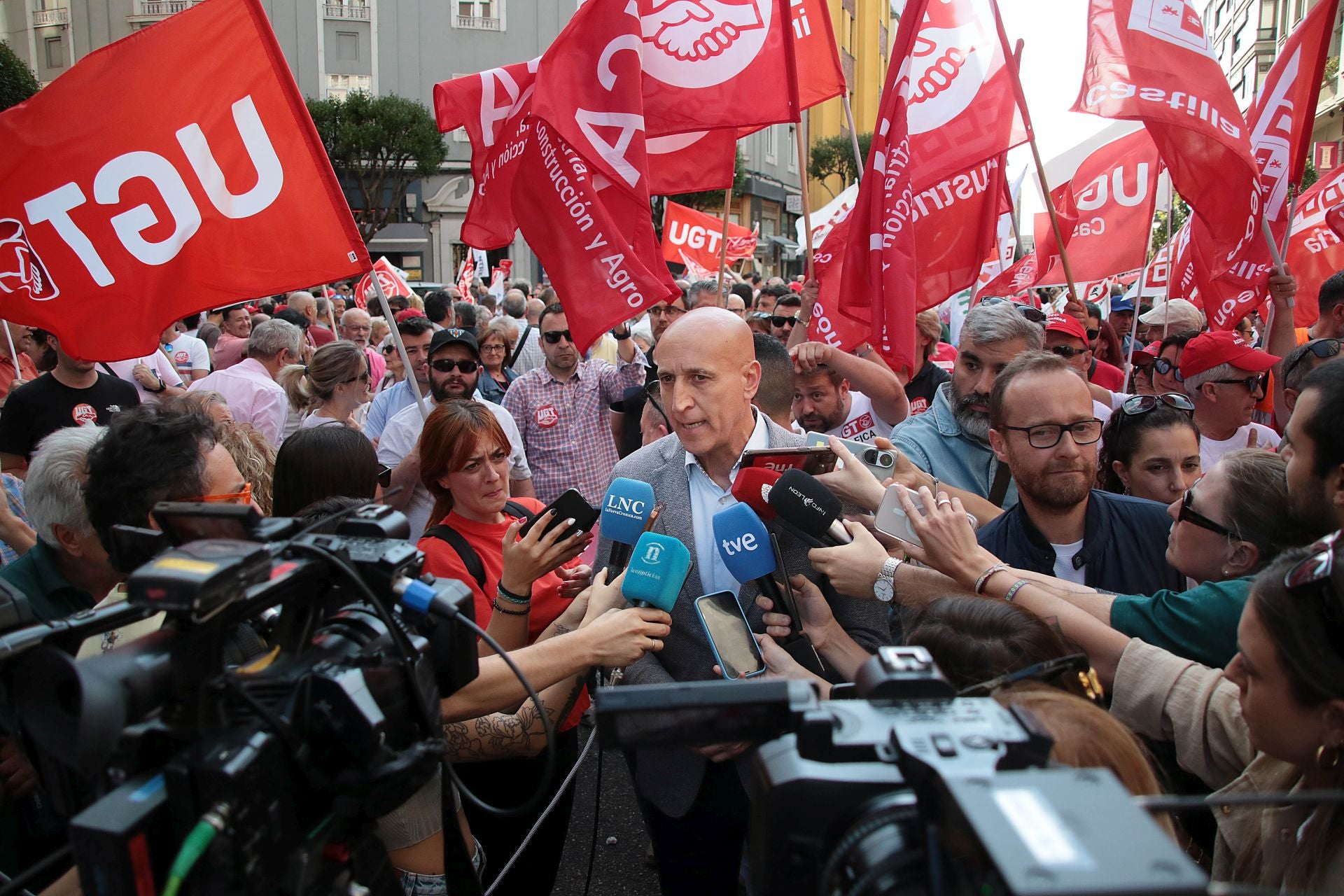 Las imágenes de la manifestación contra el cierre de Azucarera en León