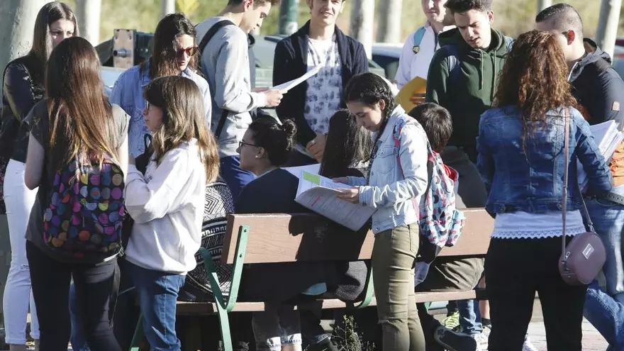 Numerosos jóvenes leoneses podrán disfrutar del Bono Cultural Joven solicitado a la Junta de Castilla y León.