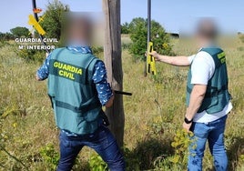 Inspección del lugar de uno de los robos cometidos.