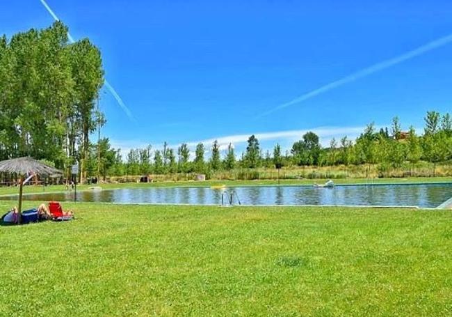 Imagen de la playa fluvial.
