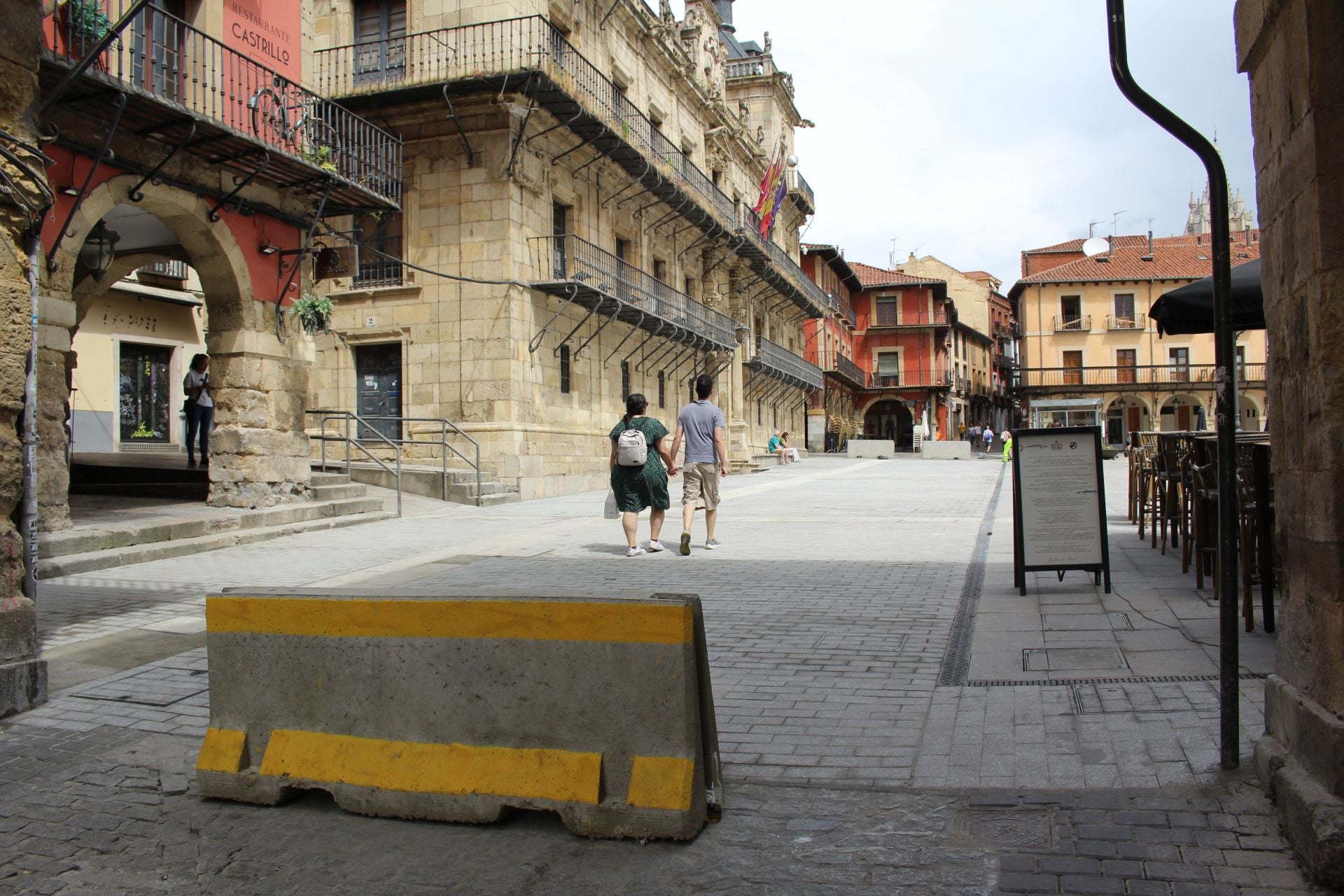Así está la plaza Mayor de León antes de fiestas