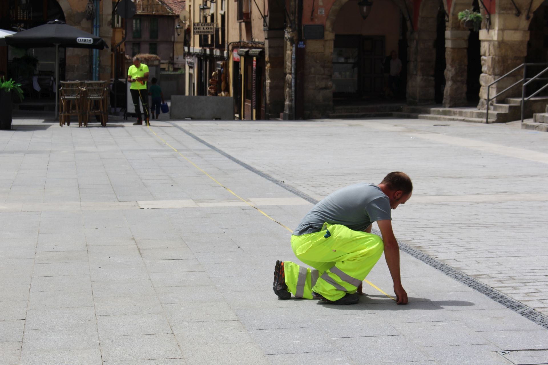 Así está la plaza Mayor de León antes de fiestas